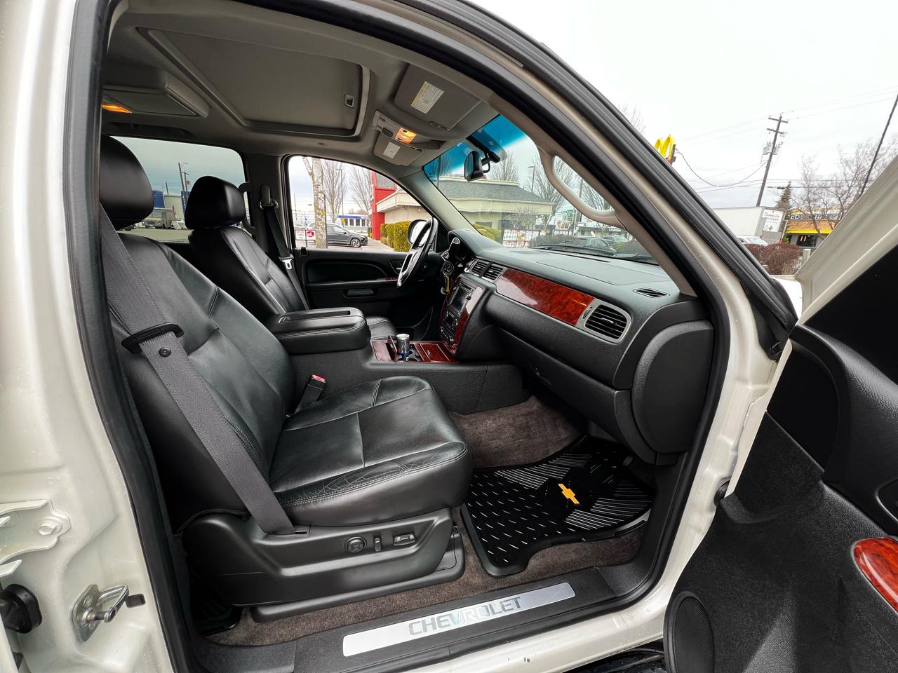 Chevrolet Avalanche LTZ 4WD 2011