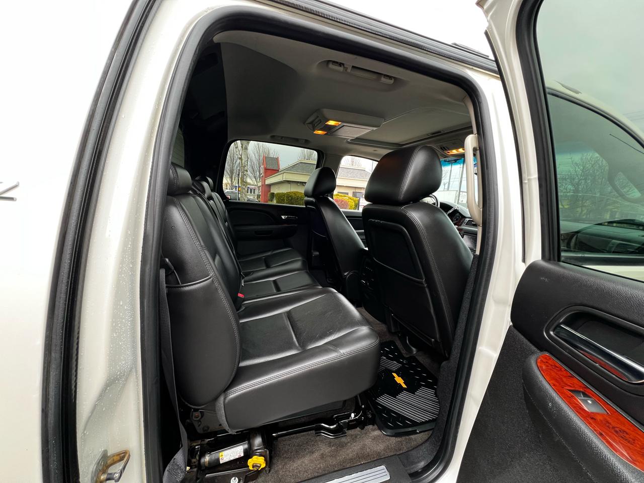 Chevrolet Avalanche LTZ 4WD 2011