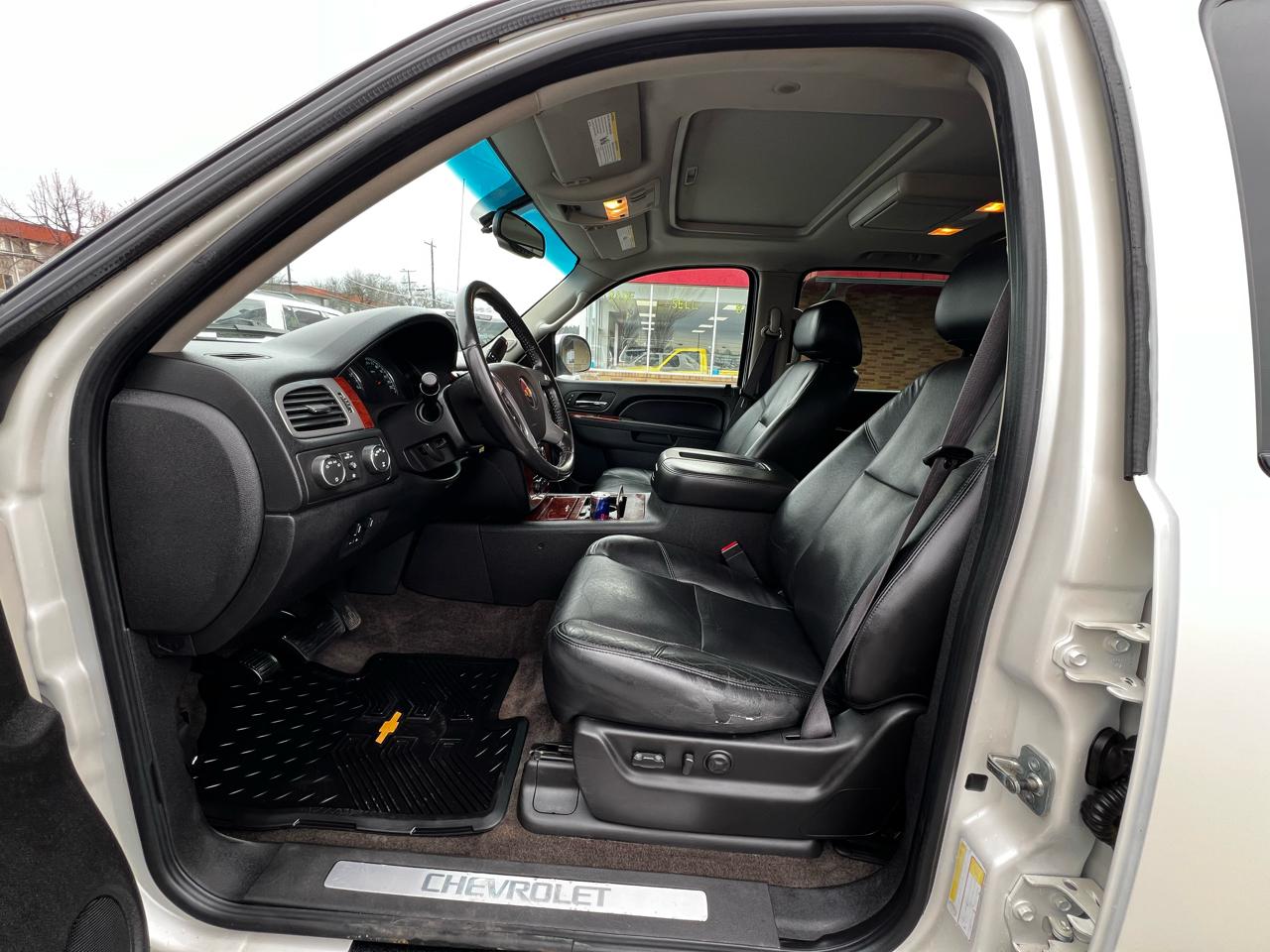 Chevrolet Avalanche LTZ 4WD 2011