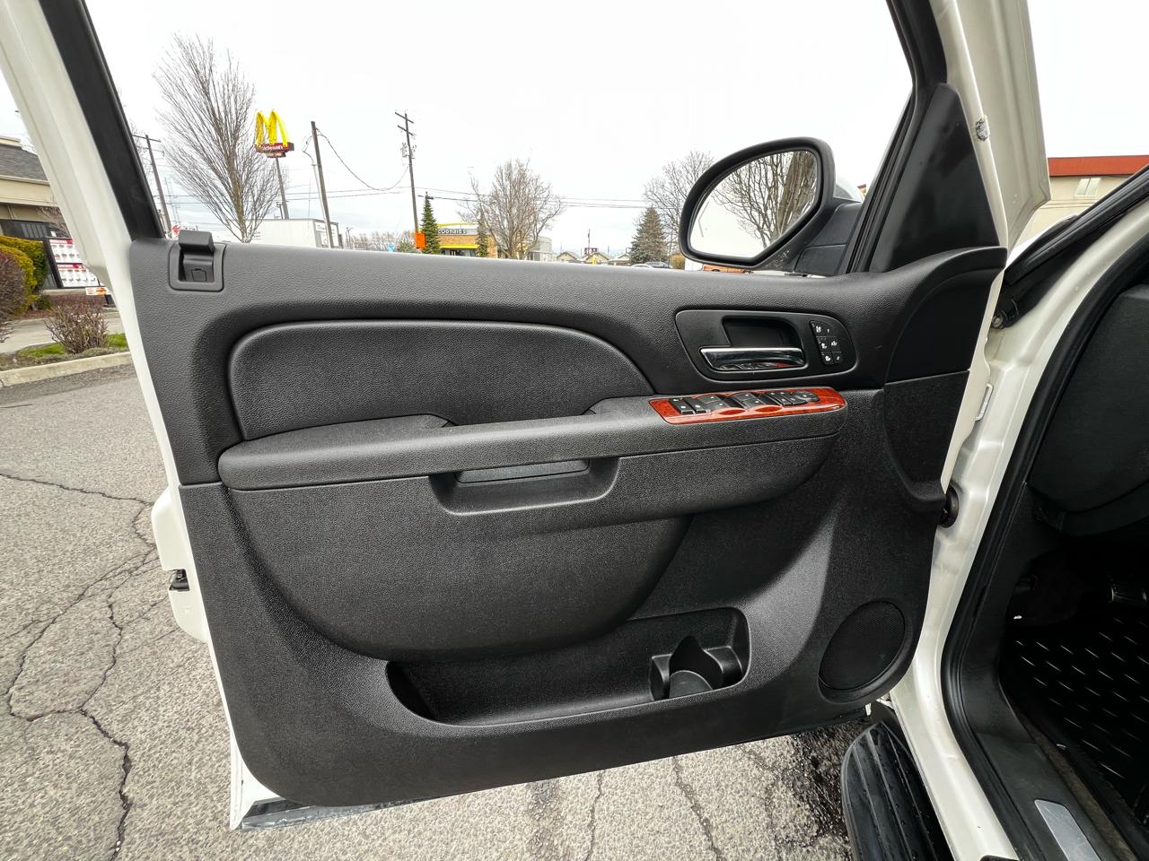 Chevrolet Avalanche LTZ 4WD 2011