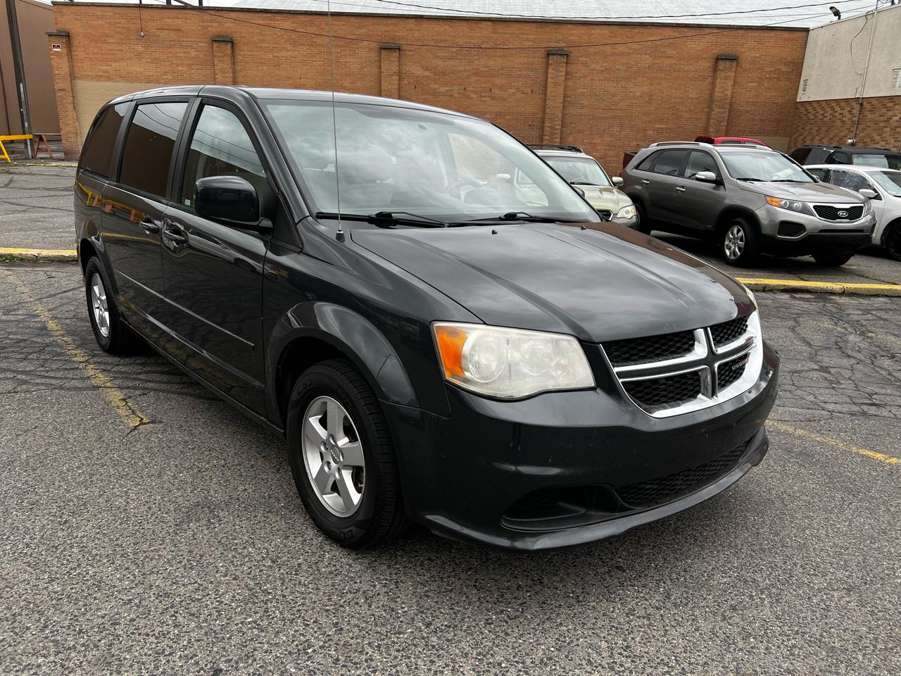Dodge Grand Caravan SXT 2012