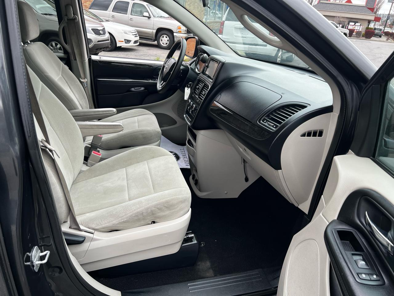 Dodge Grand Caravan SXT 2012