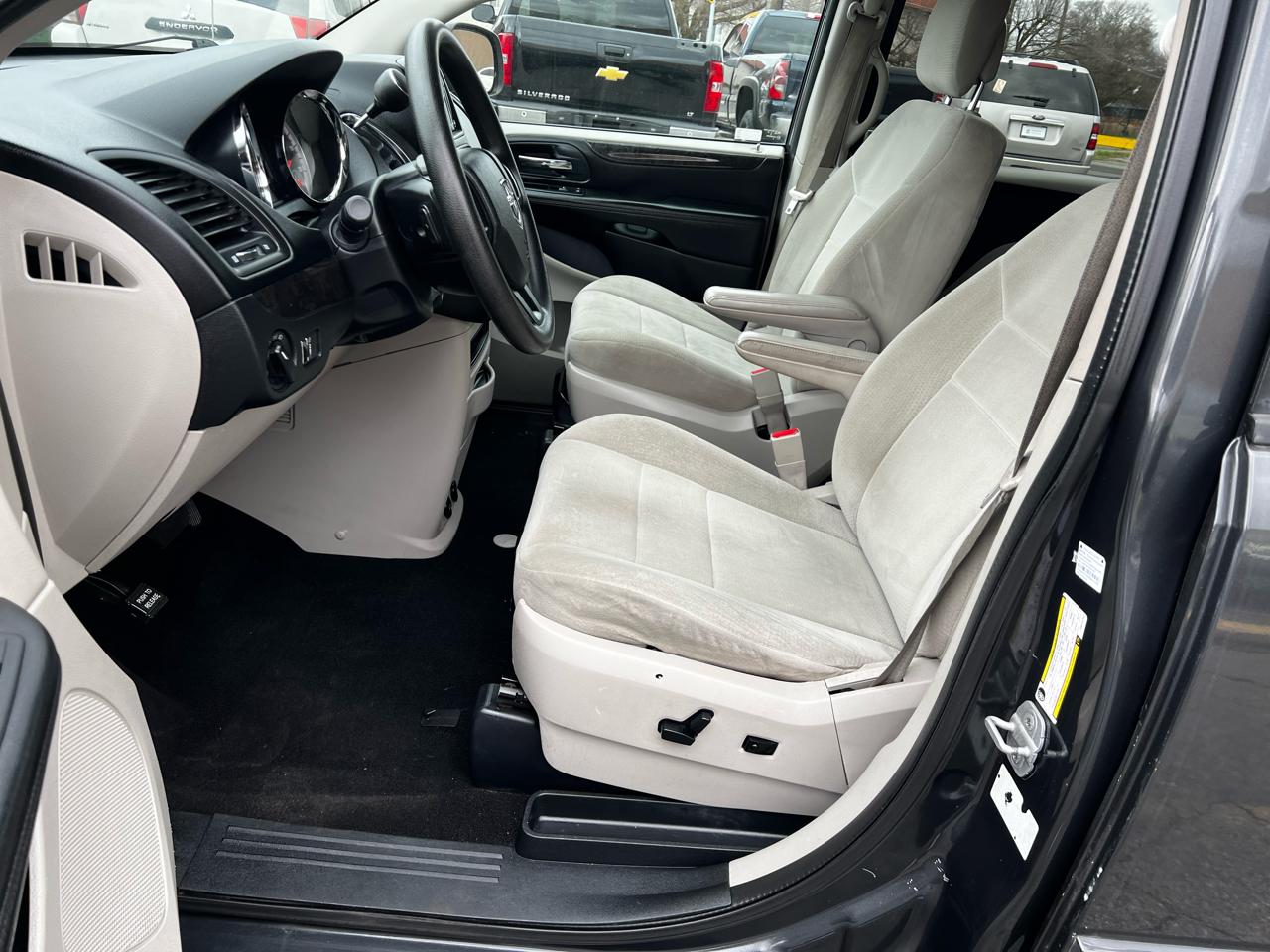 Dodge Grand Caravan SXT 2012