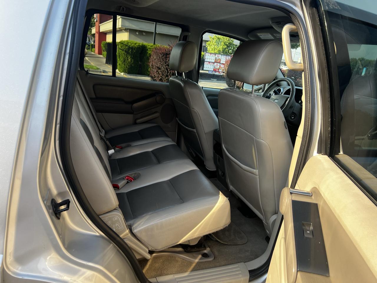 Ford Explorer XLT 4.6L 4WD 2007