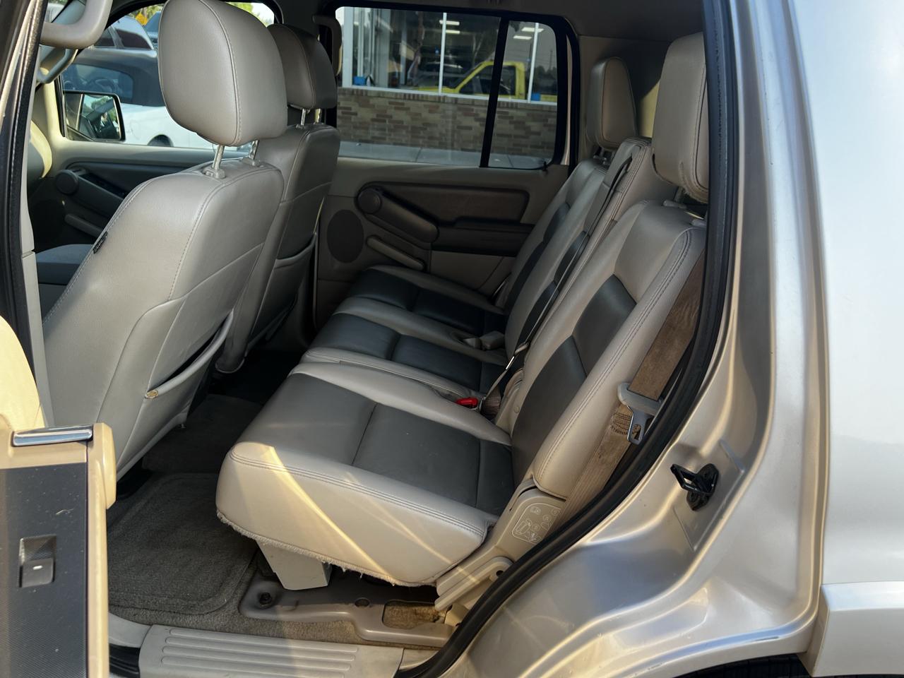 Ford Explorer XLT 4.6L 4WD 2007