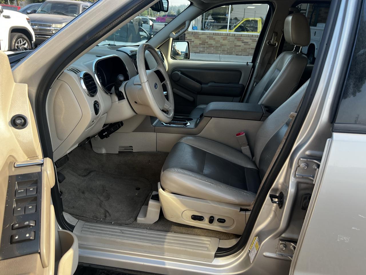 Ford Explorer XLT 4.6L 4WD 2007