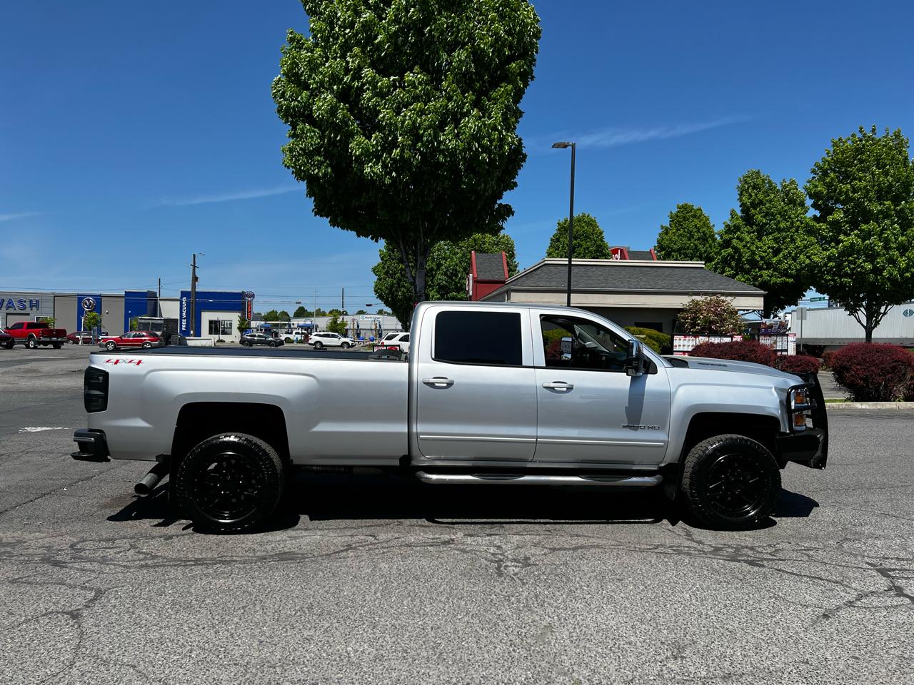 Chevrolet Silverado 2500HD LT Crew Cab 4WD 2017