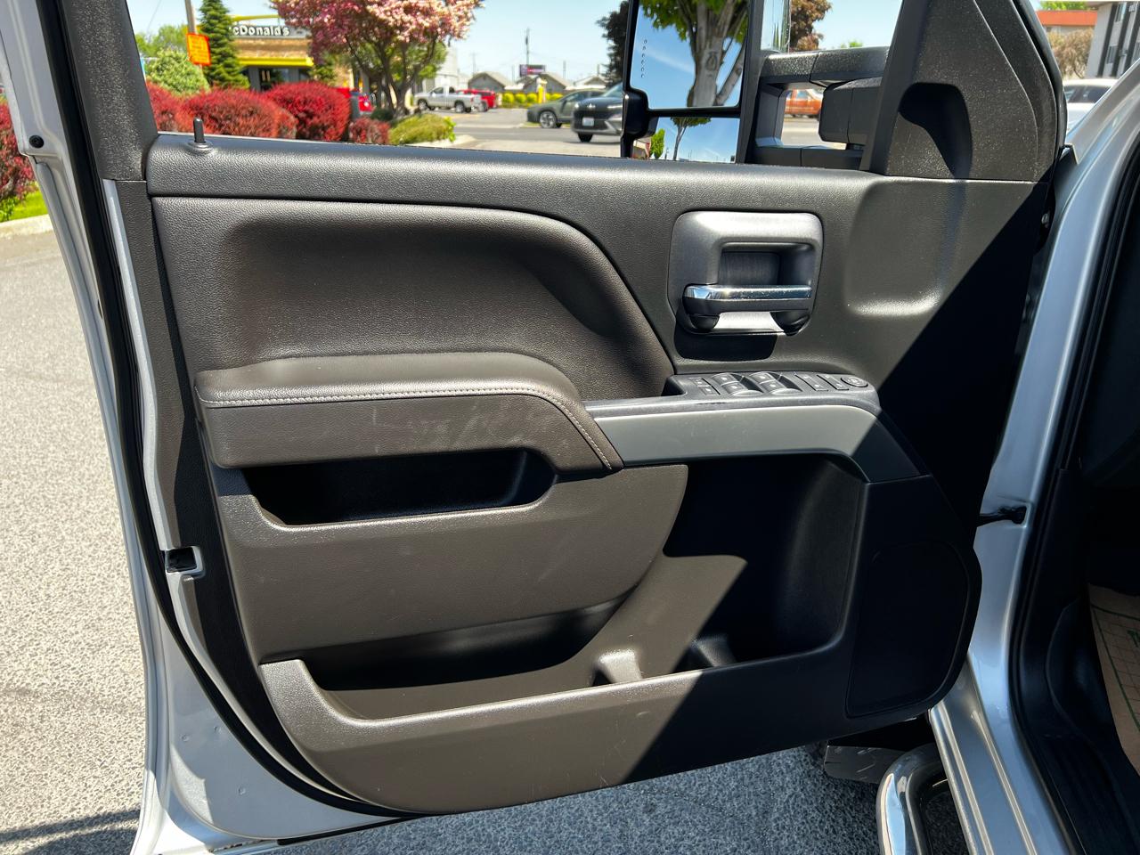 Chevrolet Silverado 2500HD LT Crew Cab 4WD 2017