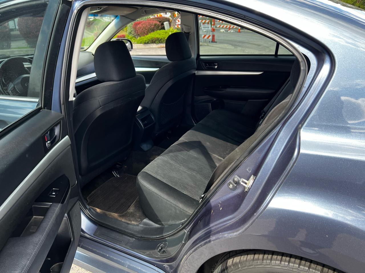 Subaru Legacy 2.5i Premium 2013