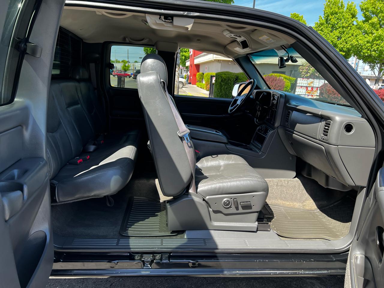 Chevrolet Silverado 2500HD LT Ext. Cab Short Bed 4WD 2003