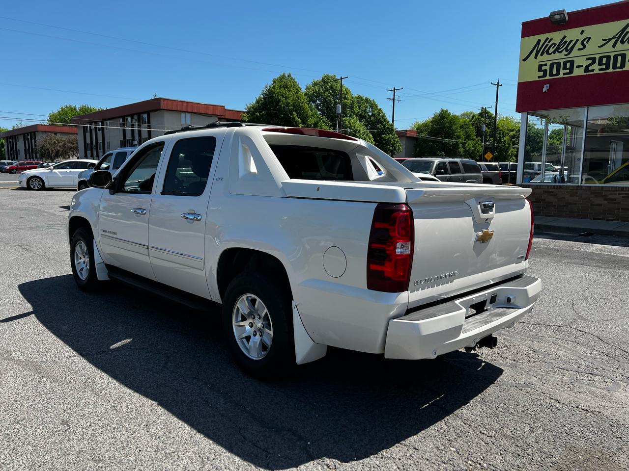 Chevrolet Avalanche LTZ 4WD 2011