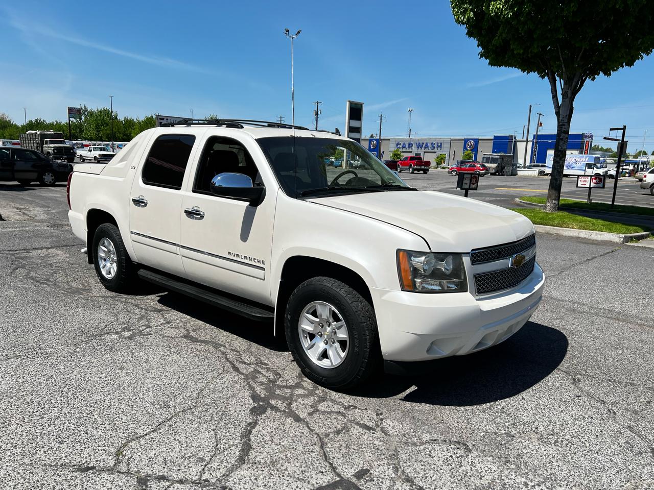 Chevrolet Avalanche LTZ 4WD 2011