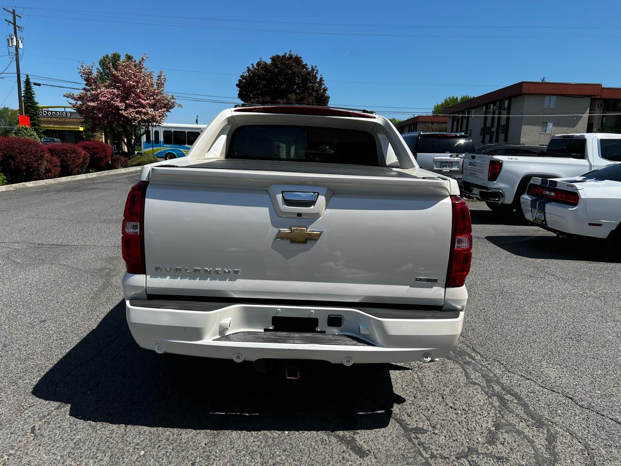 Chevrolet Avalanche LTZ 4WD 2011