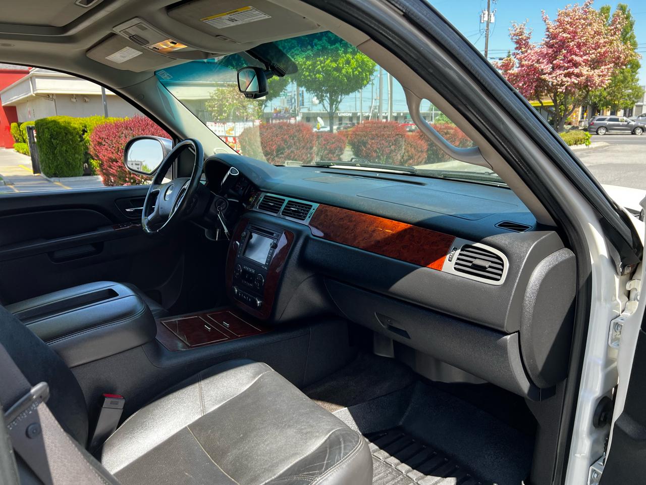 Chevrolet Avalanche LTZ 4WD 2011