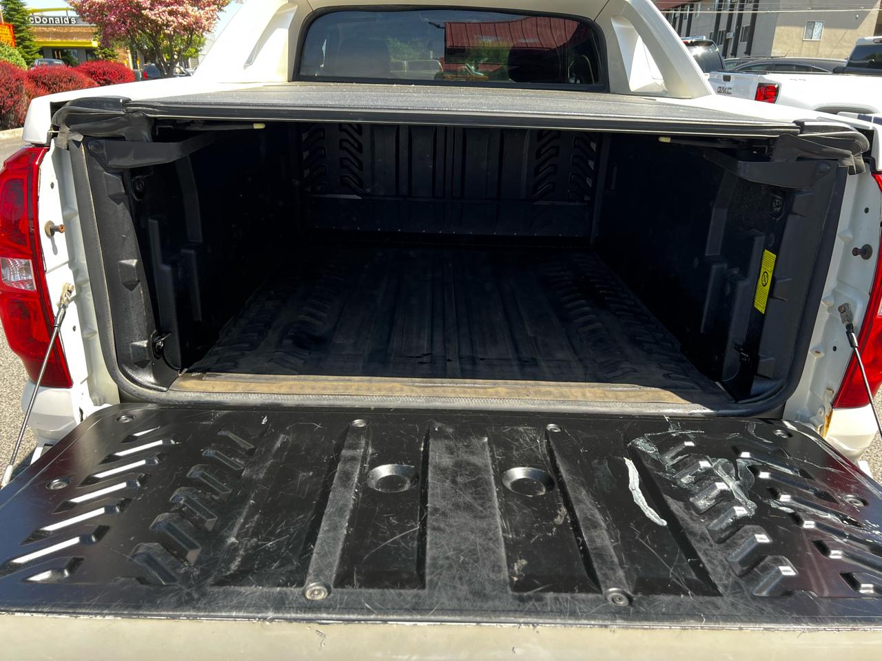 Chevrolet Avalanche LTZ 4WD 2011