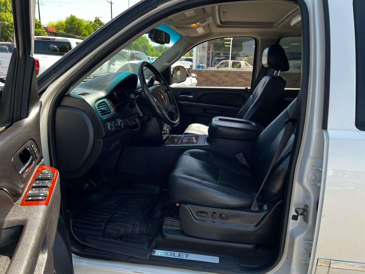 Chevrolet Avalanche LTZ 4WD 2011