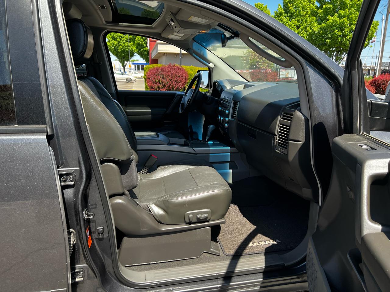 Nissan Armada SE 4WD 2005