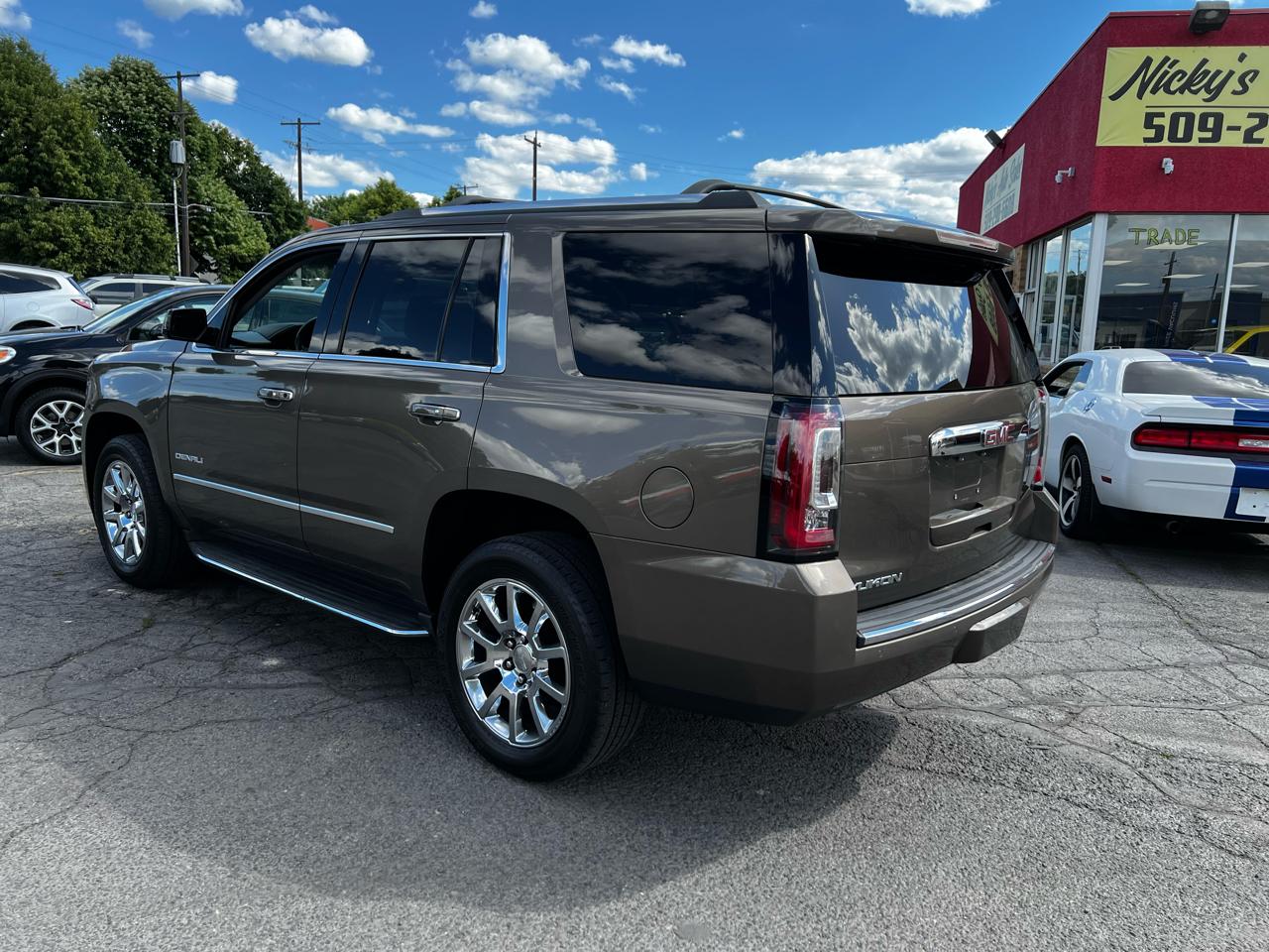 GMC Yukon Denali 4WD 2016