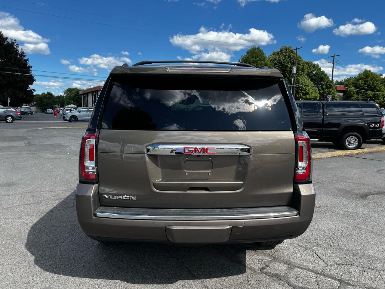GMC Yukon Denali 4WD 2016