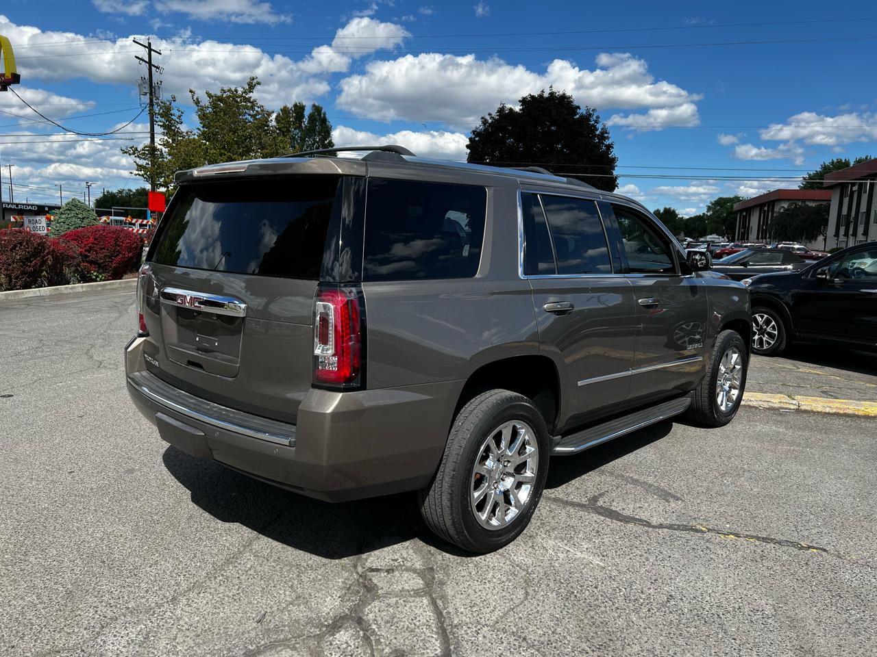 GMC Yukon Denali 4WD 2016