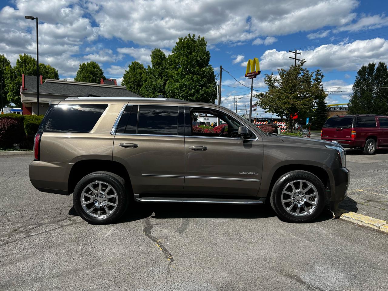 GMC Yukon Denali 4WD 2016
