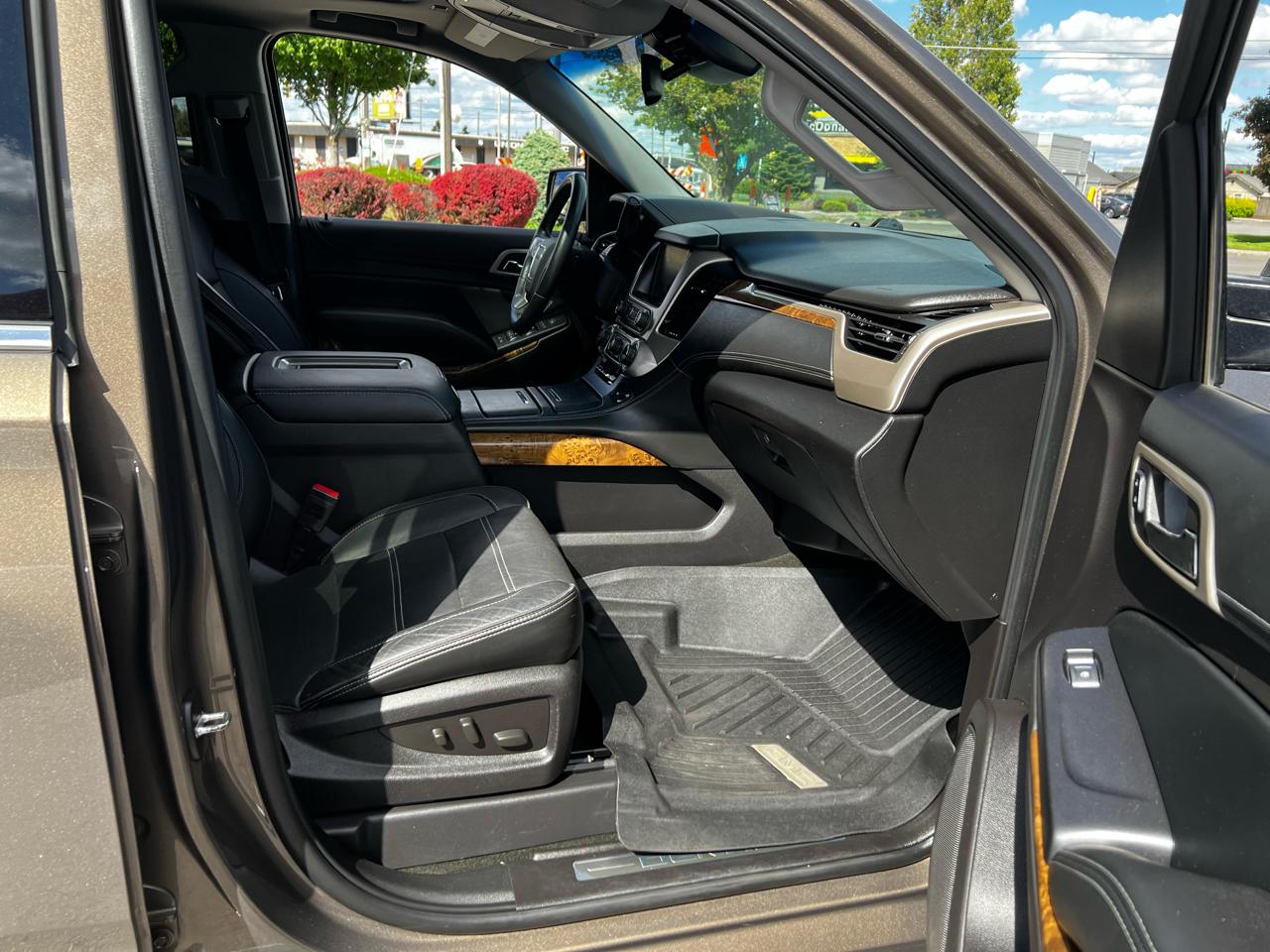 GMC Yukon Denali 4WD 2016
