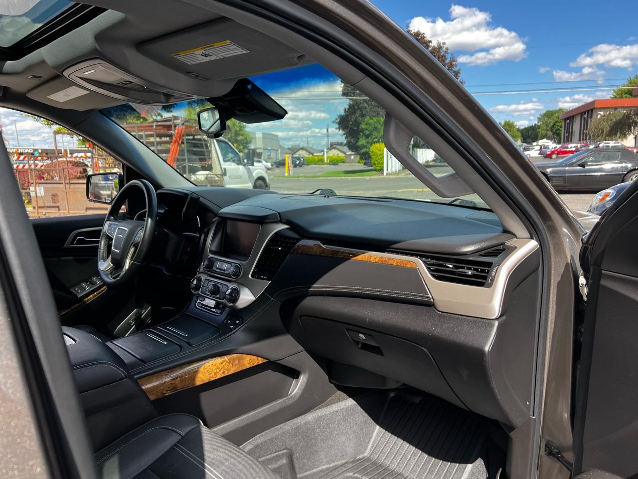 GMC Yukon Denali 4WD 2016