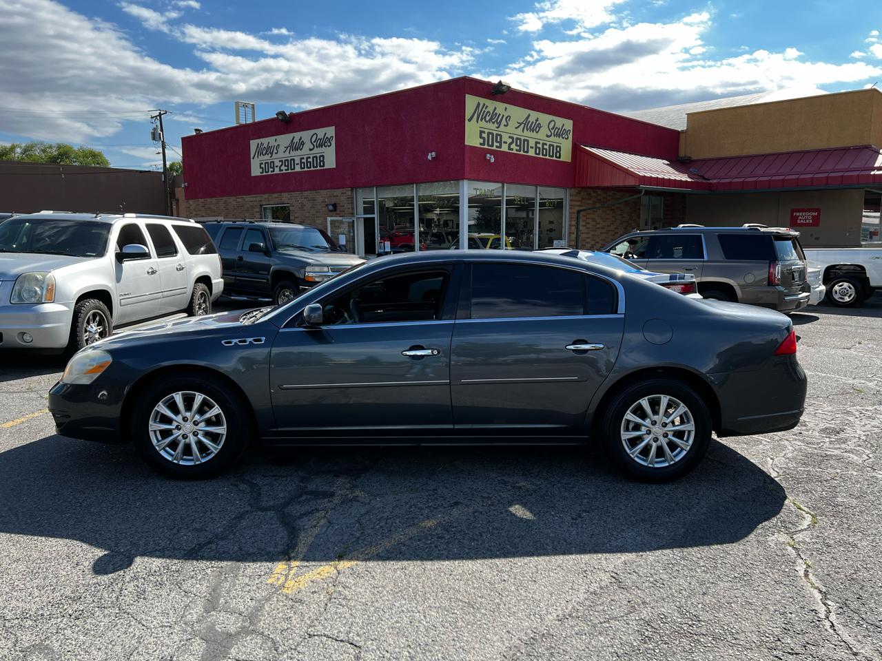 Buick Lucerne CXL 2011