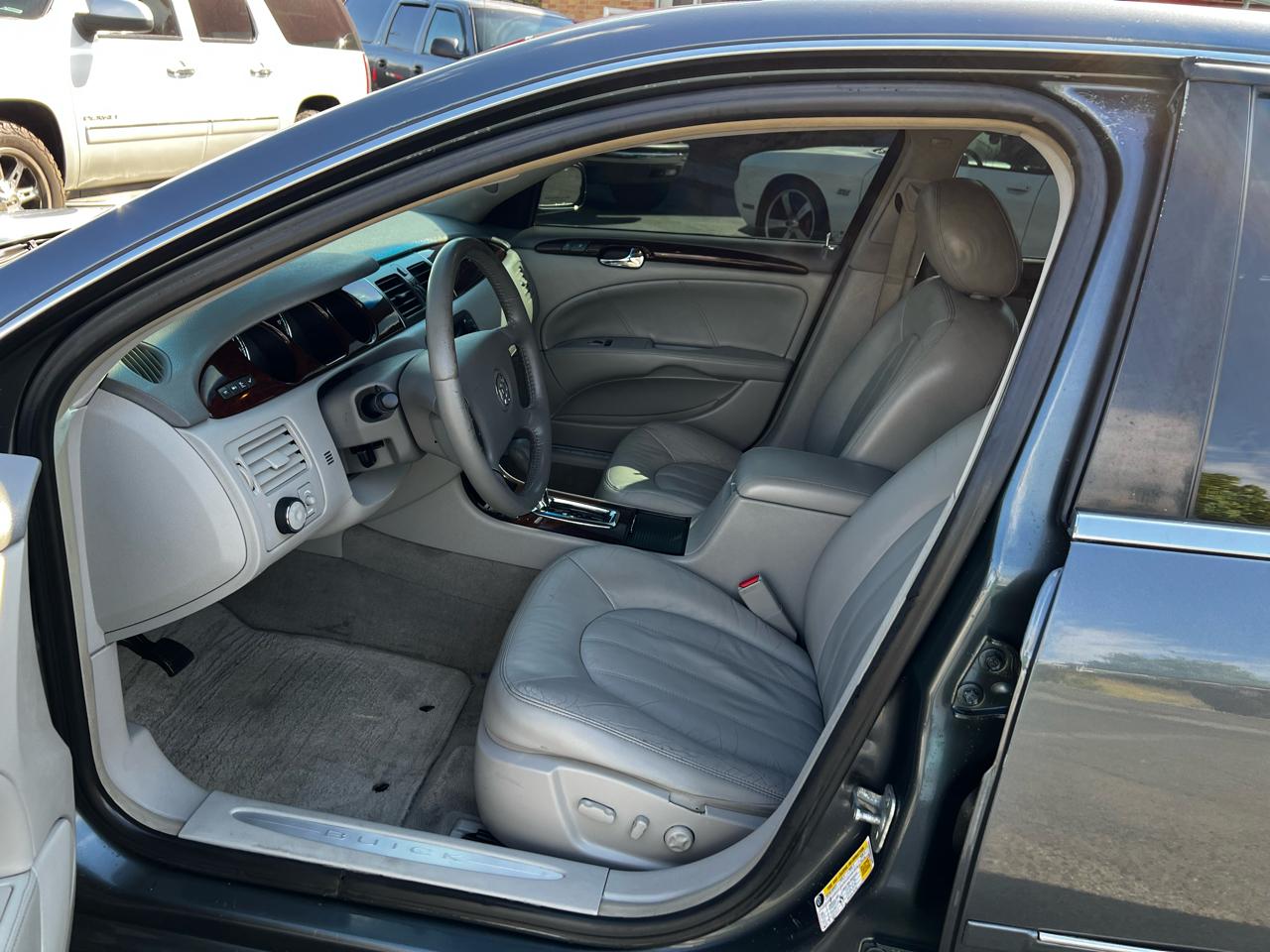 Buick Lucerne CXL 2011