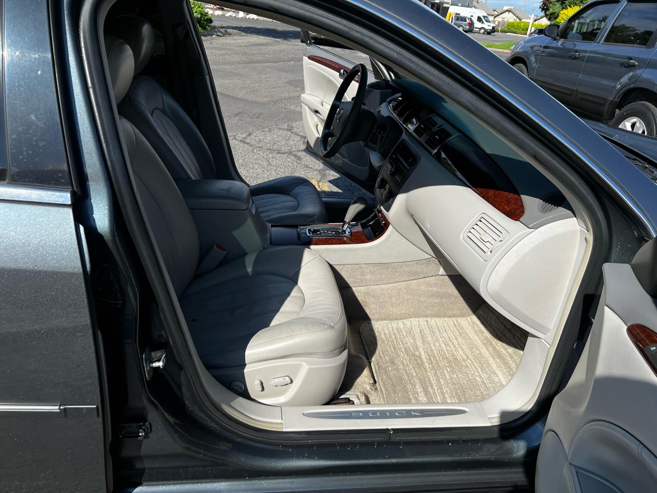 Buick Lucerne CXL 2011