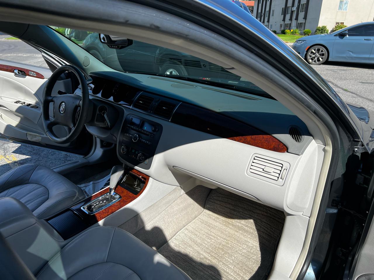 Buick Lucerne CXL 2011