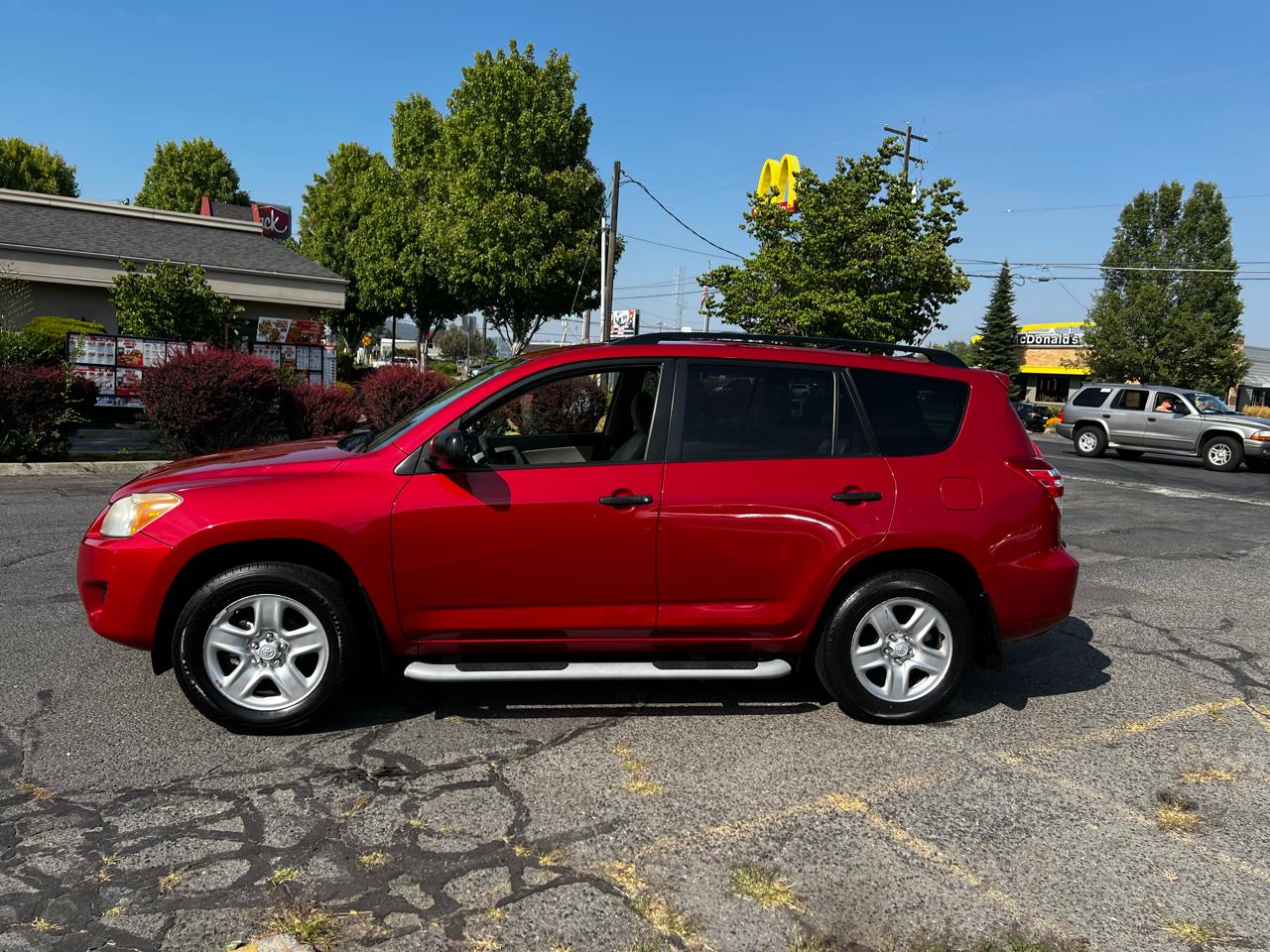 Toyota RAV4 Base I4 2WD 2010