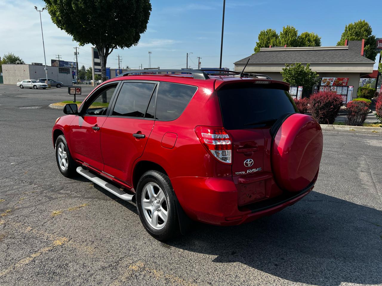 Toyota RAV4 Base I4 2WD 2010