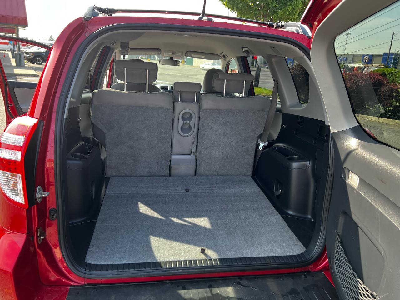 Toyota RAV4 Base I4 2WD 2010