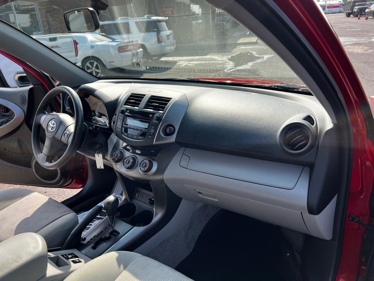 Toyota RAV4 Base I4 2WD 2010