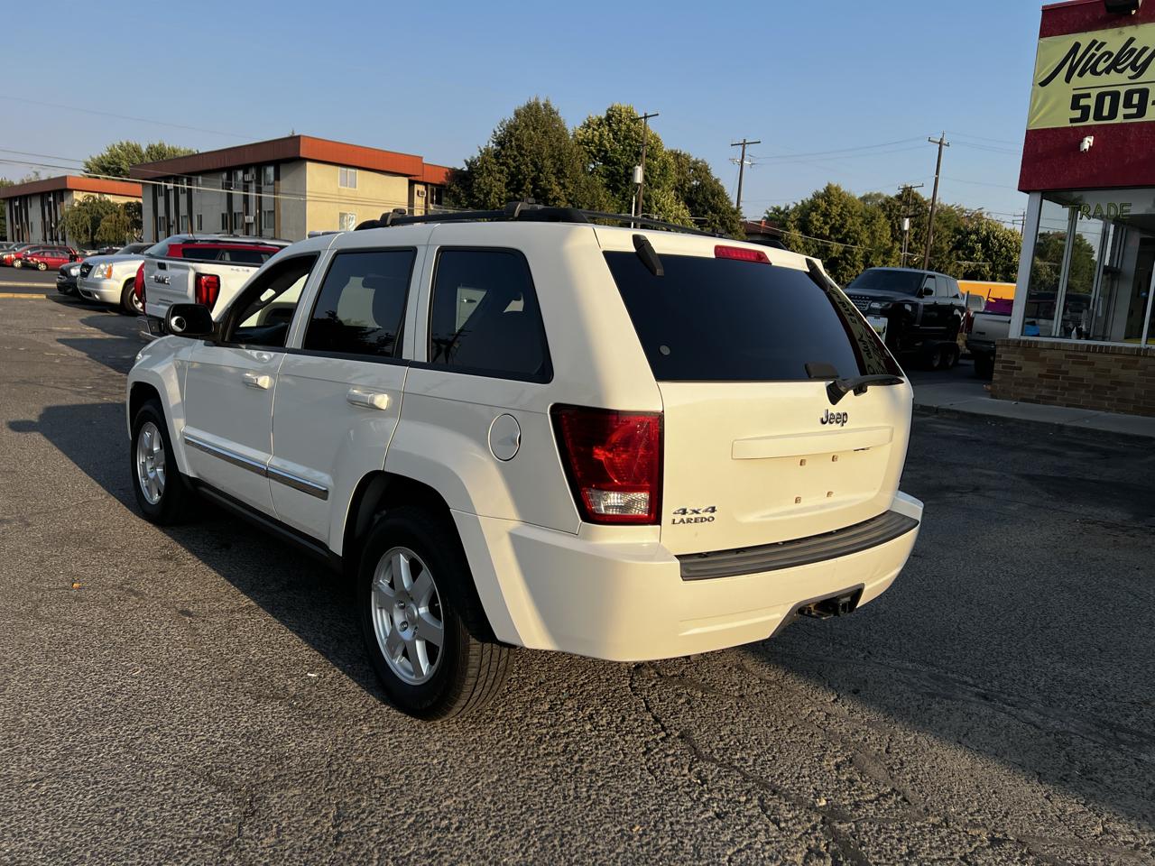 Jeep Grand Cherokee Laredo 4WD 2010