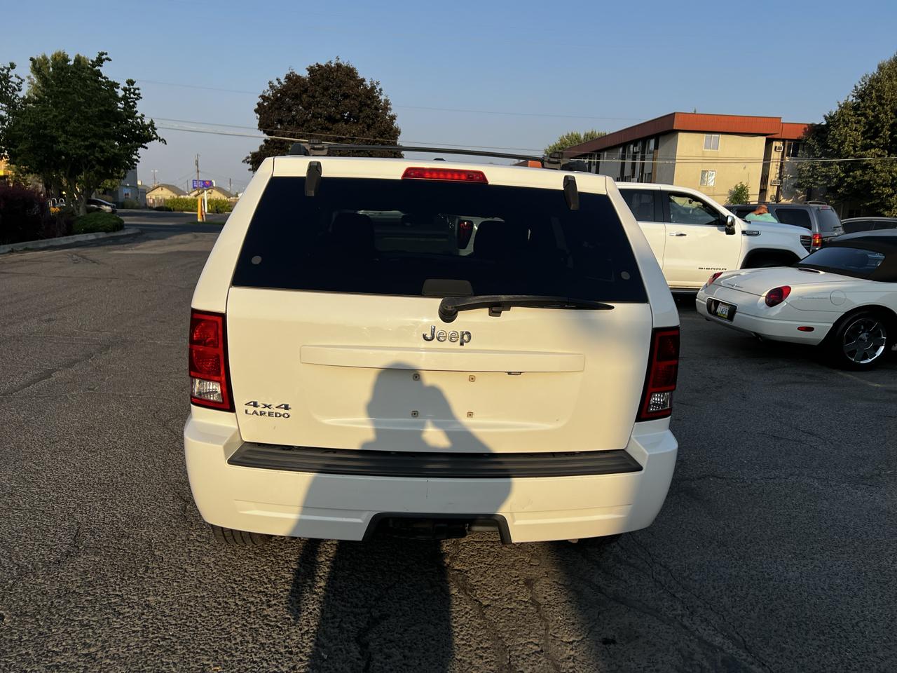 Jeep Grand Cherokee Laredo 4WD 2010