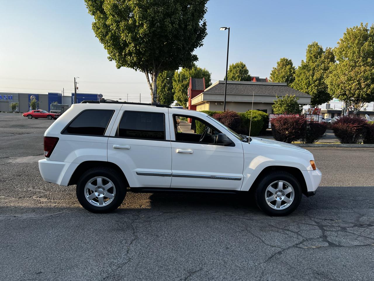 Jeep Grand Cherokee Laredo 4WD 2010