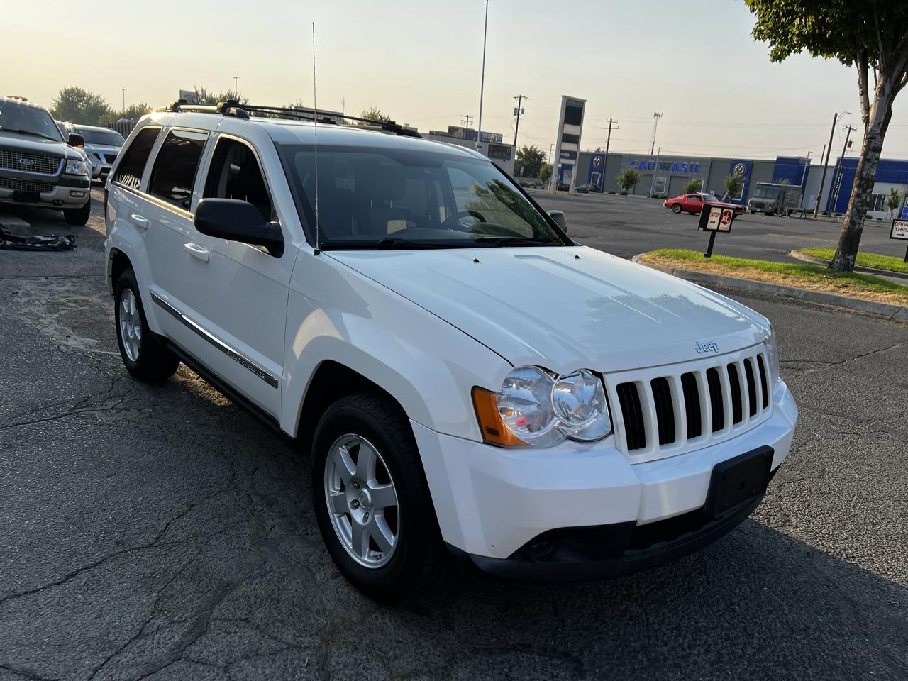 Jeep Grand Cherokee Laredo 4WD 2010