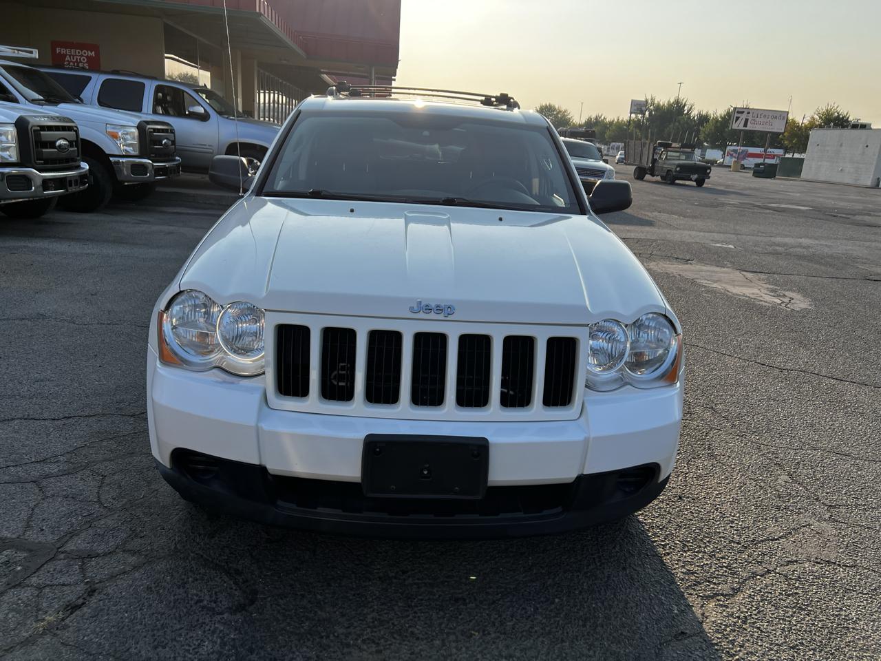 Jeep Grand Cherokee Laredo 4WD 2010