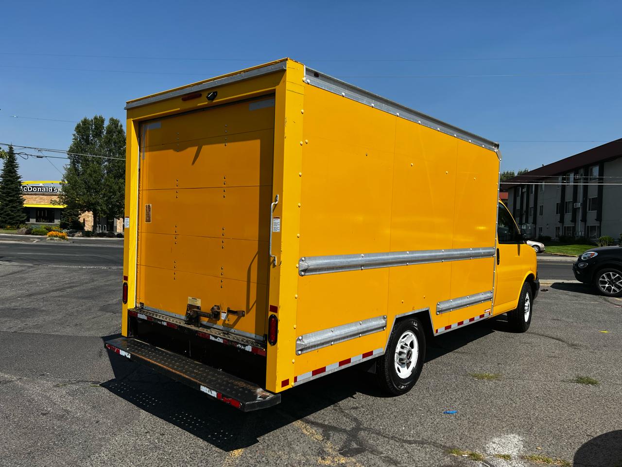 GMC Savana G3500 139 in. 2018