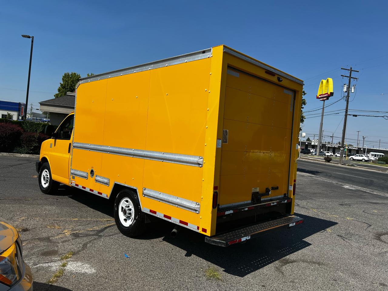 GMC Savana G3500 139 in. 2018