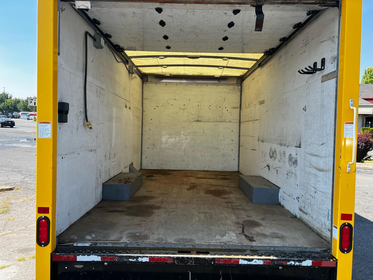 GMC Savana G3500 139 in. 2018