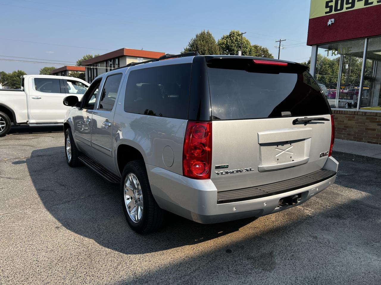 GMC Yukon XL SLT-1 1/2 Ton 4WD 2012