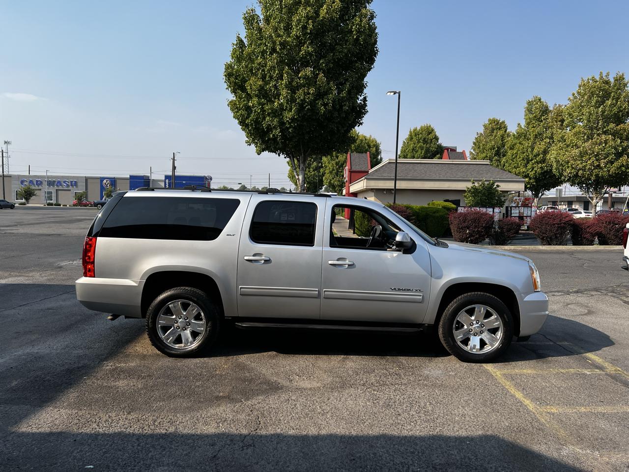 GMC Yukon XL SLT-1 1/2 Ton 4WD 2012