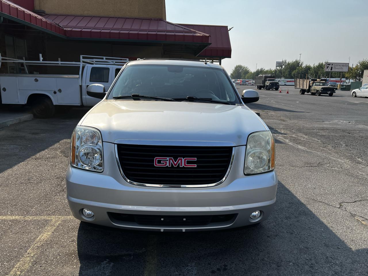 GMC Yukon XL SLT-1 1/2 Ton 4WD 2012