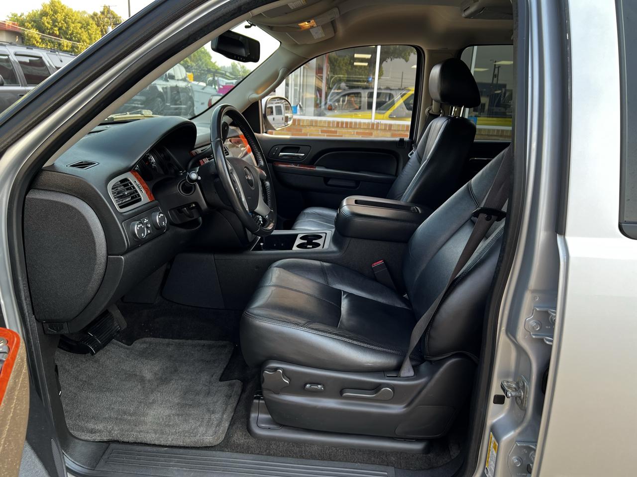GMC Yukon XL SLT-1 1/2 Ton 4WD 2012