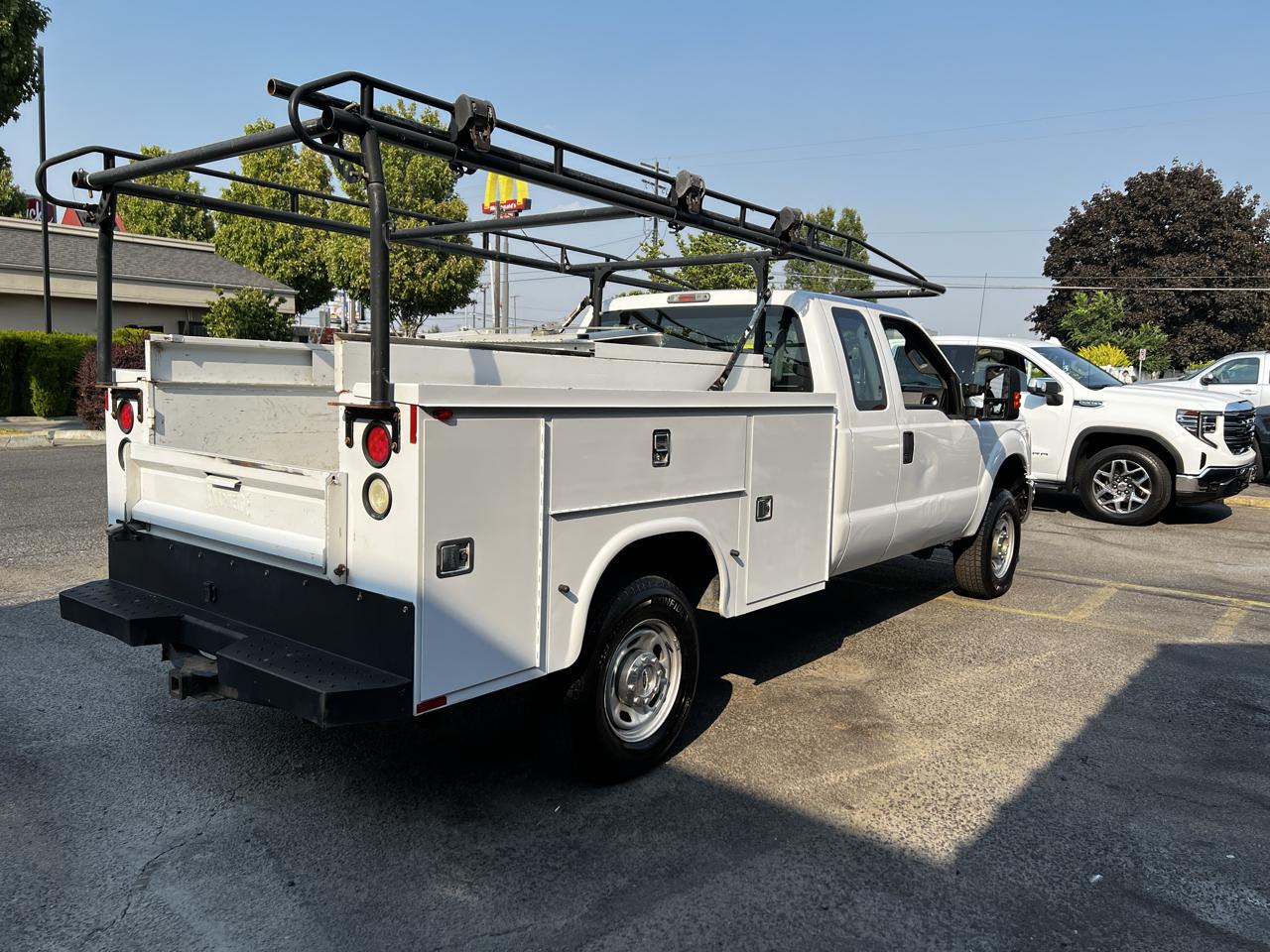 Ford F-350 SD XL SuperCab Long Bed 4WD 2013