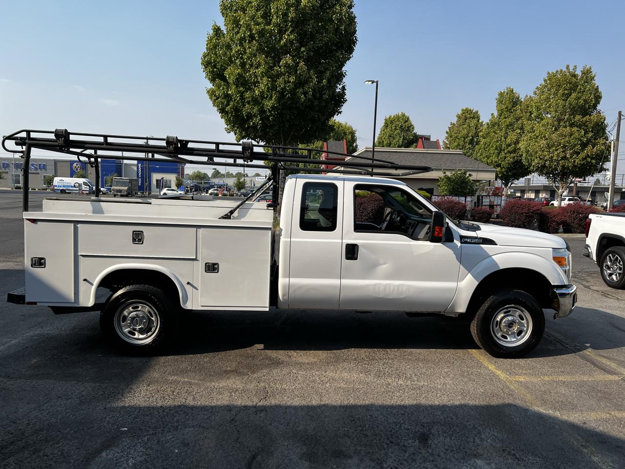 Ford F-350 SD XL SuperCab Long Bed 4WD 2013