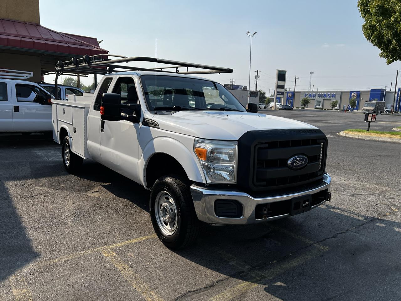 Ford F-350 SD XL SuperCab Long Bed 4WD 2013